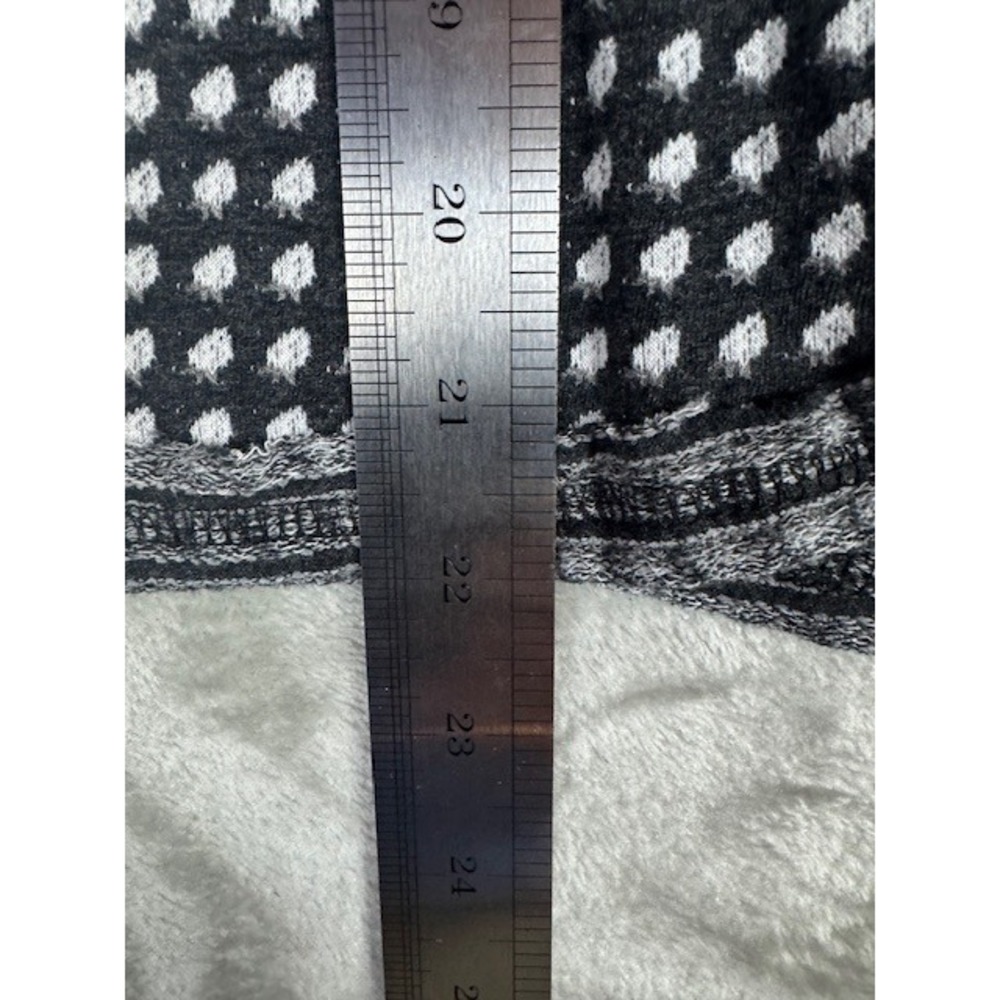 easel Black and White Patterned Long Sleeve Tee - Picture 6 of 9